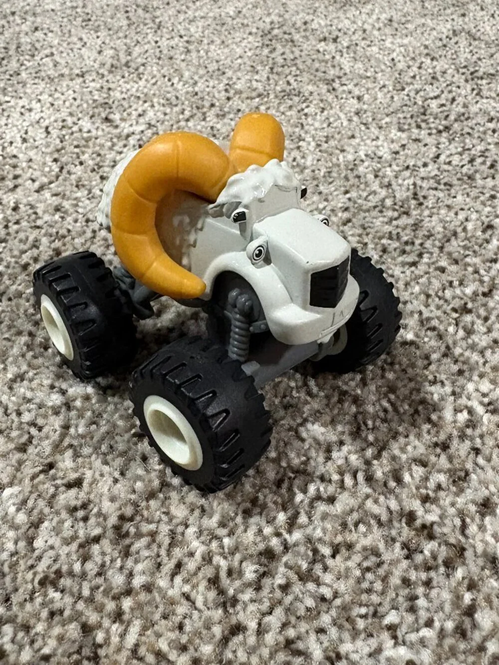 Blaze Monster Machines Bighorn Truck CKK64 Diecast Fisher Price